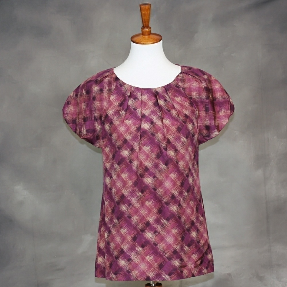 NWOT Ann Taylor 100% silk blouse. S.